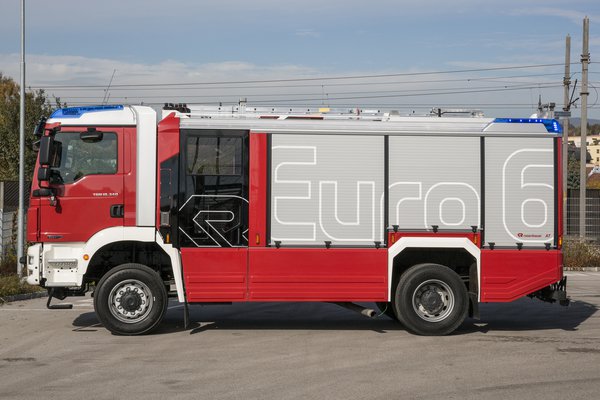 Rosenbauer: új Euro-6 járművek