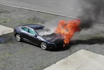 Vészhelyzeti reagálás az elektromos járművek akkumulátorának veszélyeire