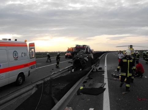 Az autópályákról tűzoltói szempontból, figyelemmel a beavatkozás biztonságára, a társszervekkel való együttműködésre, az autópálya RST elkészítésének szükségességére