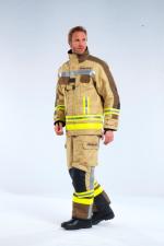 Nyolcszorosan túlbiztosít az új Rosenbauer védőruha